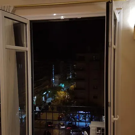 Apartment Elegant Top-floor With Skyline View